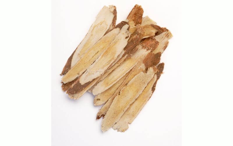 Astragalus, also known as Huang Qi in traditional Chinese medicine, is a powerful Chinese herb that is often used to address hair loss and promote hair growth.